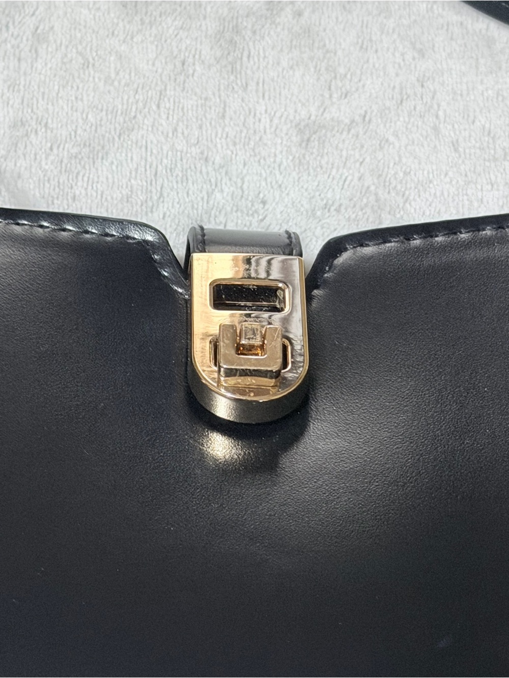 Black Leather Shoulder Bag - Picture 10 of 10